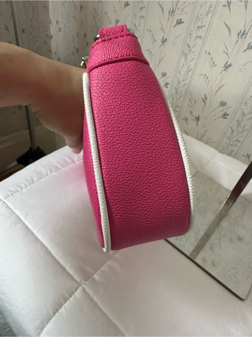 Von Dutch Hot Pink Logo Mini Shoulder Bag - Picture 7 of 10